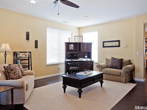 3rd image of 2908 Blacksand Creek Way