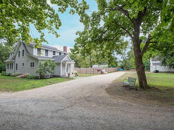 4th image of 25 Bayberry Ln