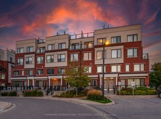 600 Alex Gardner Cir #114, Aurora, ON L4G 3G5