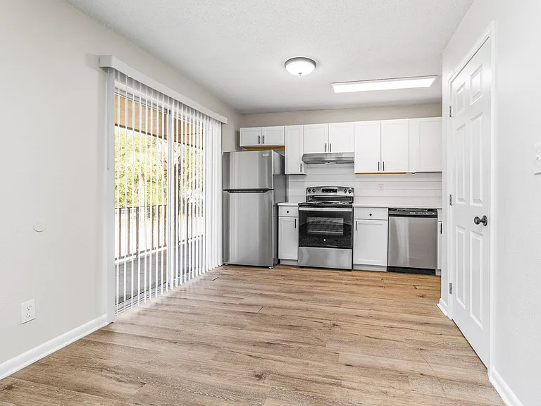 6665 Magnolia St — Photo 15