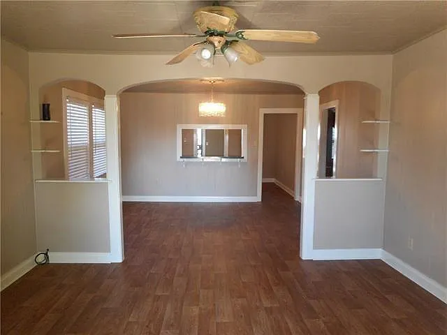 539 Avenue G — Photo 3