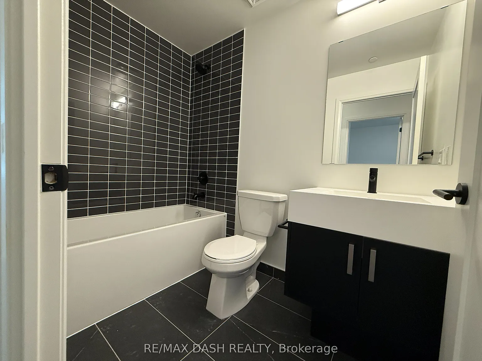 2 bed, $3,240 — Photo 4