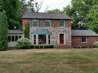 220 Eileen Dr, Bloomfield Hills, MI 48302