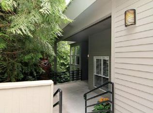 3918 SW Greenleaf Dr, Portland, OR 97221