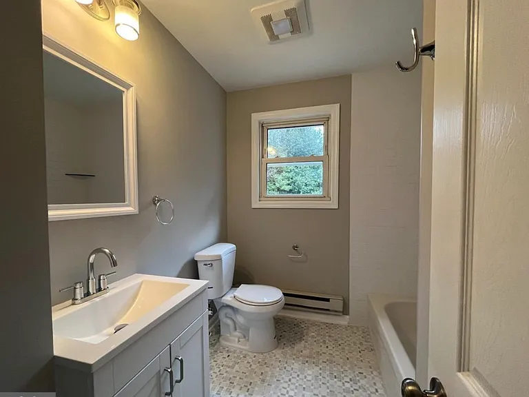 401 State St #B — Photo 20