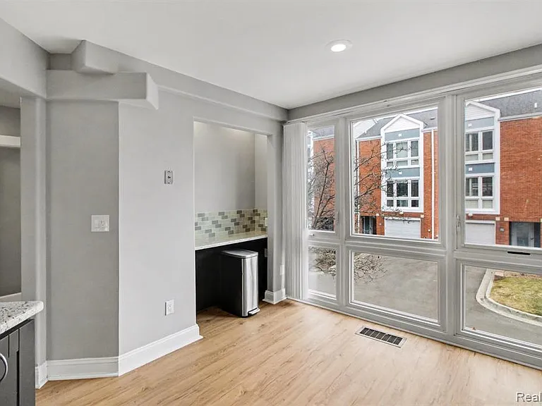 274 Main Sail Ct — Photo 10