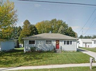 2814 Jackson St, Two Rivers, WI 54241