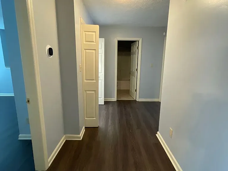 1016 Locust Ct — Photo 11