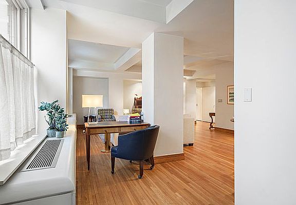 3rd image of 40 E 61st St APT 9A