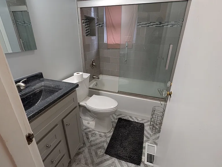 9035 Bessemer Ave — Photo 14
