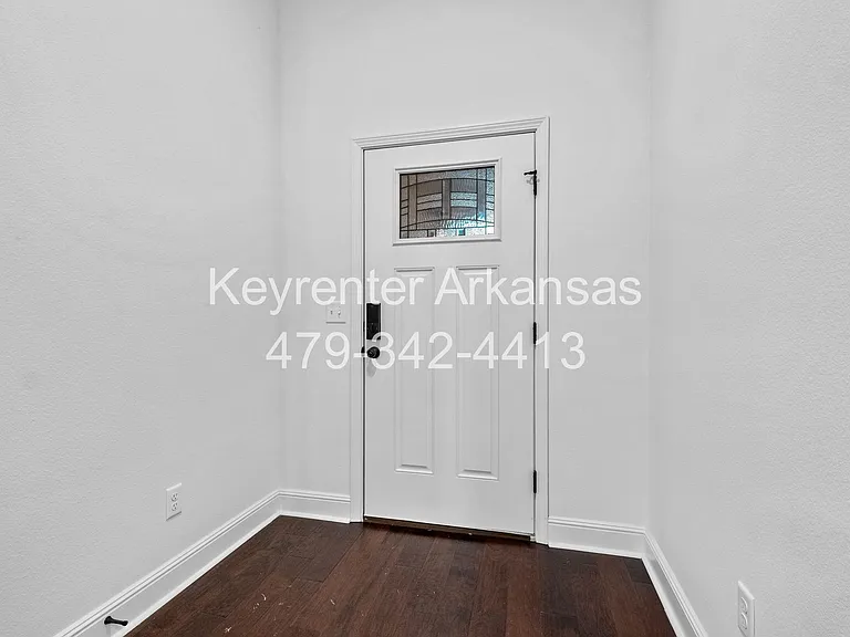 5907 NW Hancock St — Photo 5