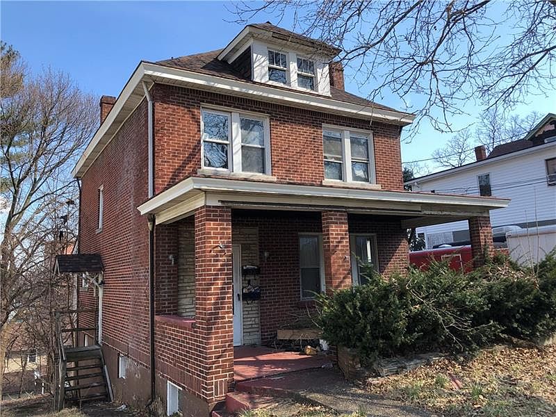 2nd image of 133 E Virginia Ave