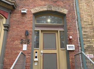 215 Jarvis St #3, Toronto, ON M5B 2C1