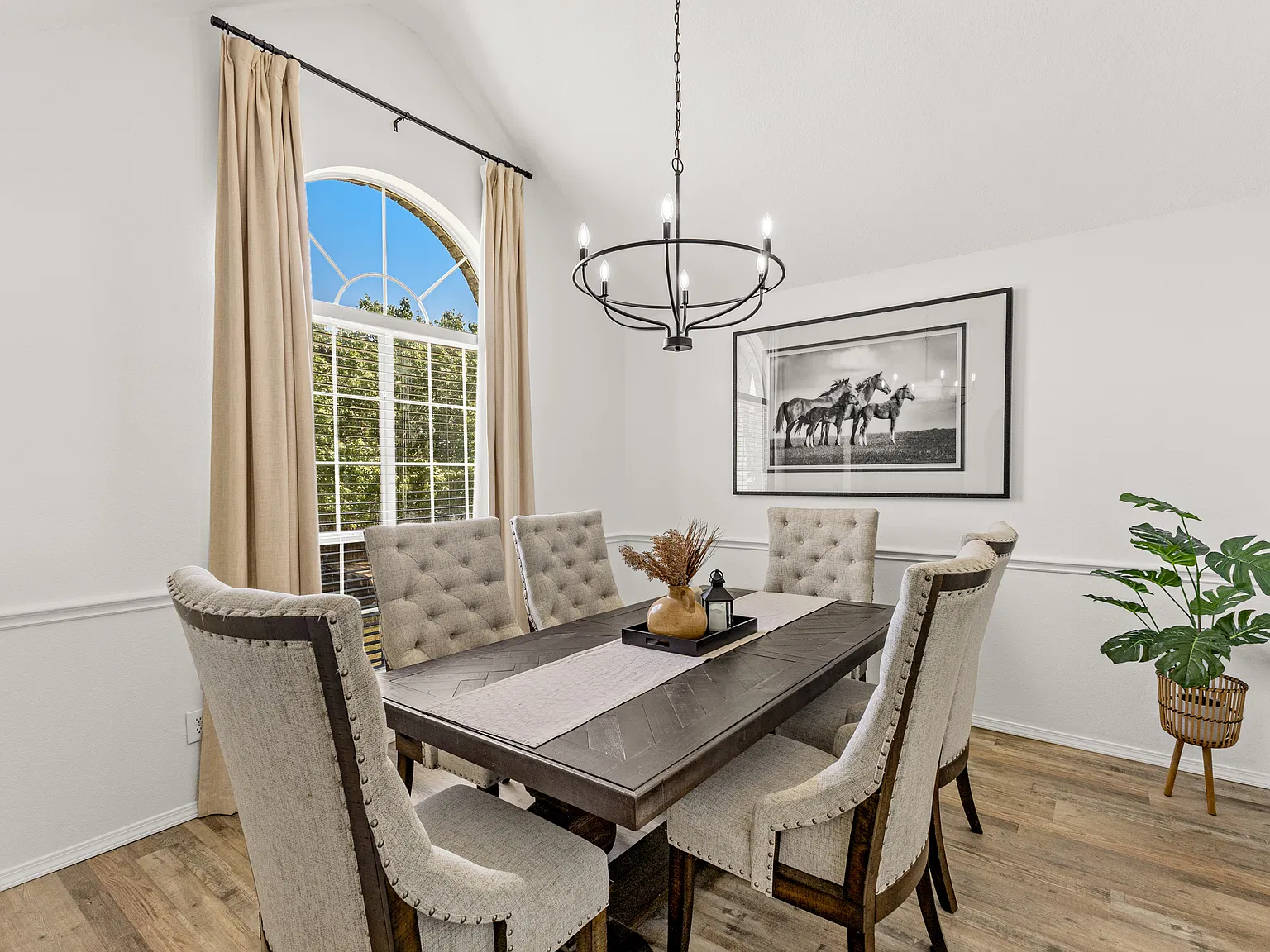 4 bed, 1939 sqft, $3,250 — Photo 4