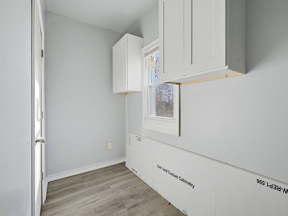 280 Holbrook St, photo 8