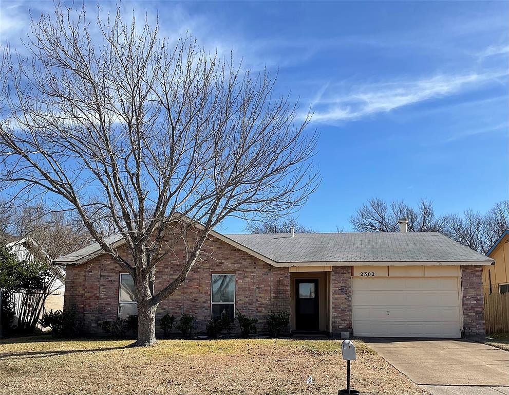 2302 Quail Hollow Dr Grand Prairie Tx 75051 Mls 14508426 Zillow