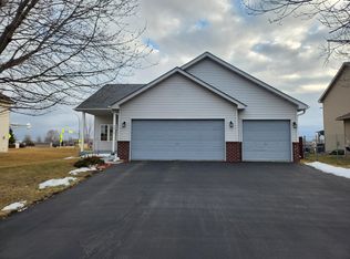 2410 Queen Ave, Shakopee, MN 55379