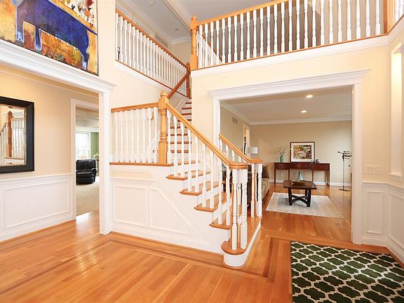 3rd image of 4600 Willow Run Ct