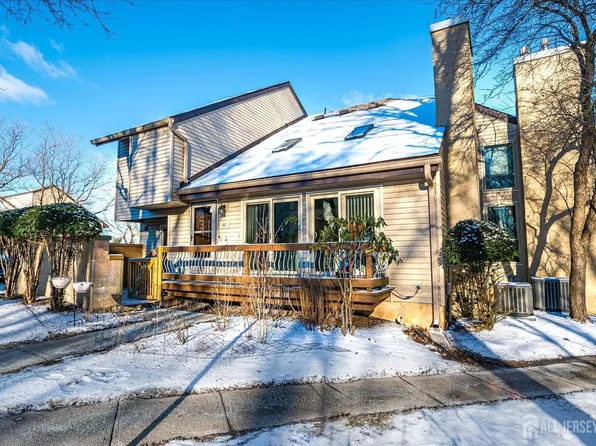 40 Denise Dr, Edison, NJ 08820