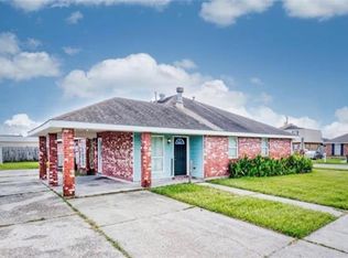 9113 Gladiators St, Chalmette, LA 70043