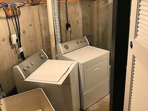 5th image of 110 Topsider Dr