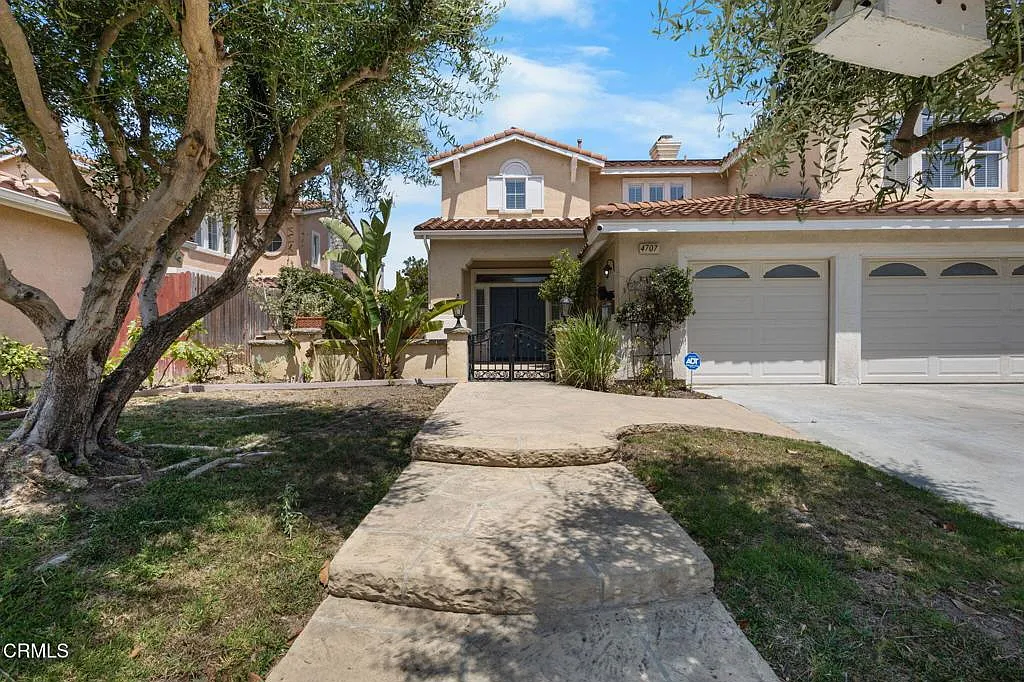 5 bed, 3.0 bath, 2752 sqft, $5,490 — Photo 4
