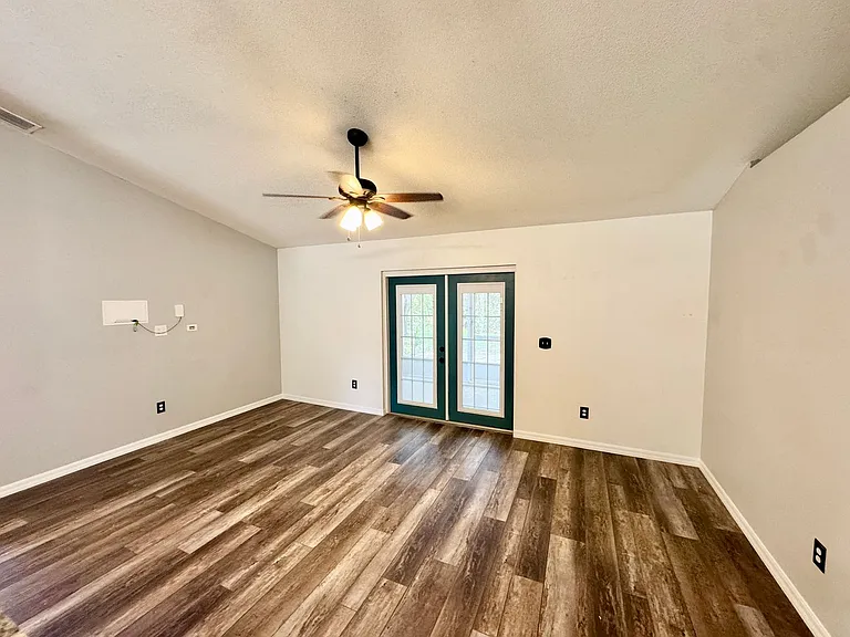 941 Park Valley Cir — Photo 10