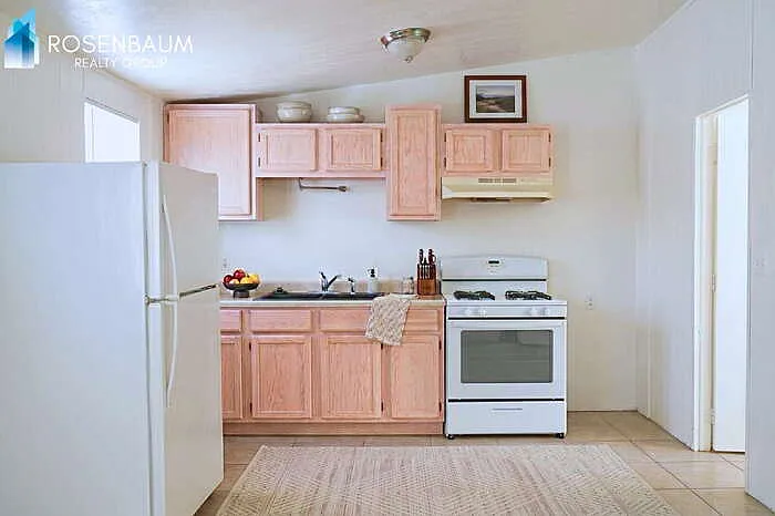 2460 N Treat Ave #2460 — Photo 3