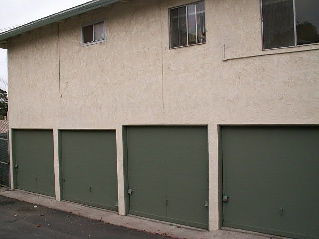 2nd image of 302 S Clementine St APT B