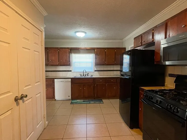 2052 N Robison Rd — Photo 7
