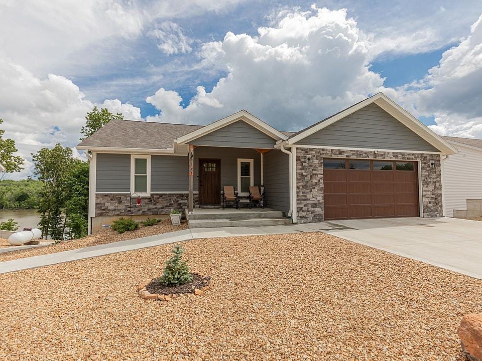1st image of 27450 Runway Cir