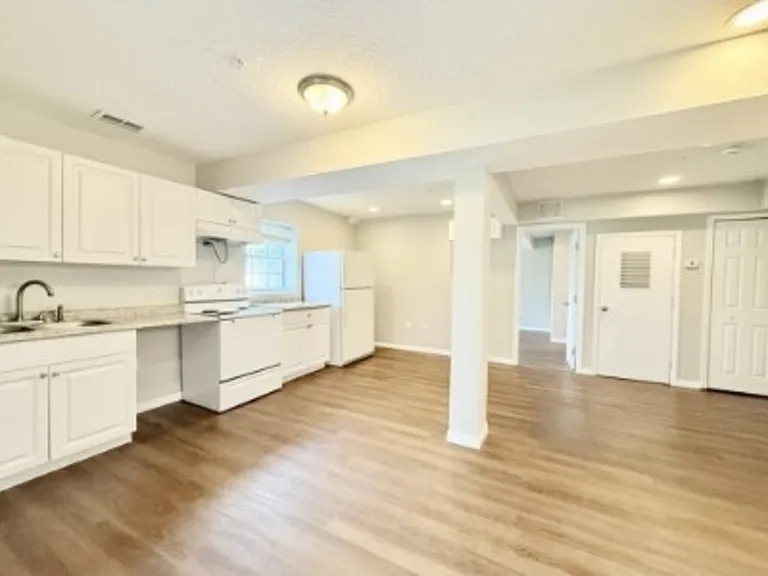 425 F St #3 — Photo 10