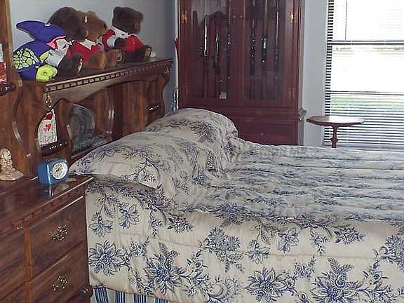 5th image of 345 24th St NW APT 4