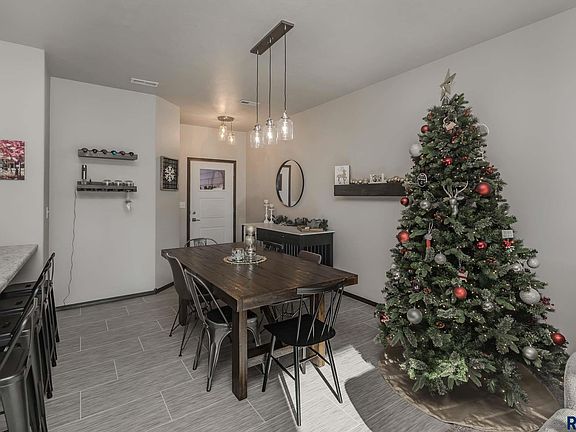 4th image of 4403 E Leubecher Pl