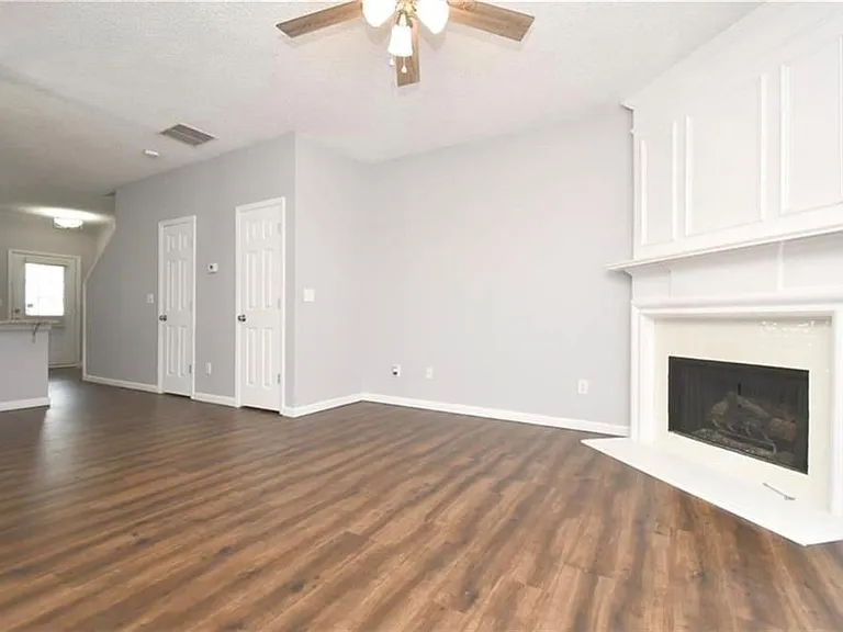 233 Buckland Dr — Photo 5