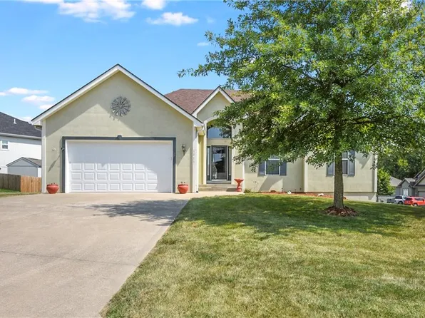 1111 N Holland Dr, Independence, MO 64056