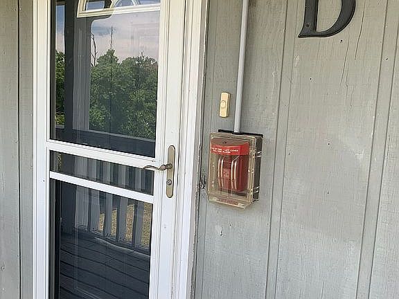 4th image of 5539 Soundside Dr APT D
