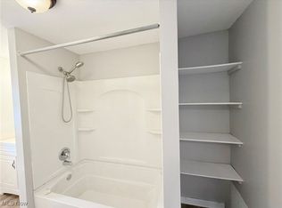 906 Delia Ave, Akron, OH 44320