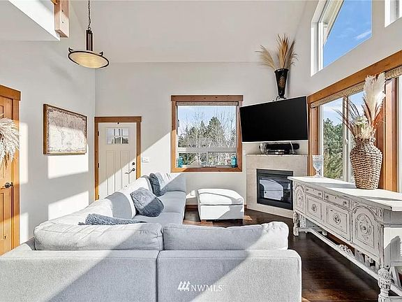 4th image of 351 Dakota Heights Dr