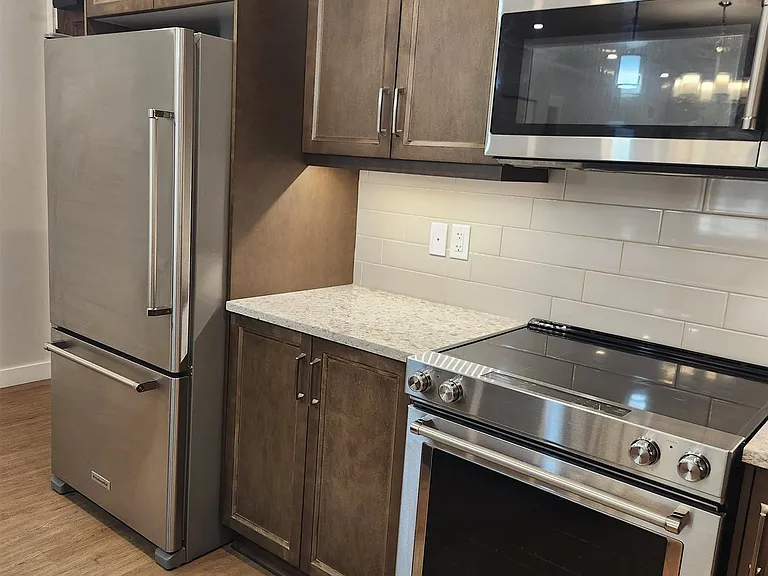 20458 Park Ave #405 — Photo 1