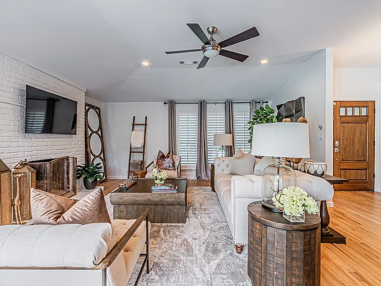 6935 Kingshollow Dr — Photo 15