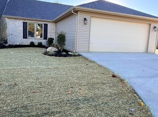 8049 Harrisburg Ln, Fort Wayne, IN 46835