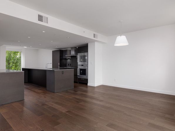 2 bedroom rental in Vancouver — photo 2