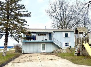 308 3rd Ave NE, Dodge Center, MN 55927