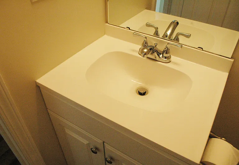 885 Peasley St NE — Photo 3