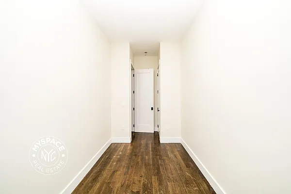 Rented by MySpaceNYC | media 7