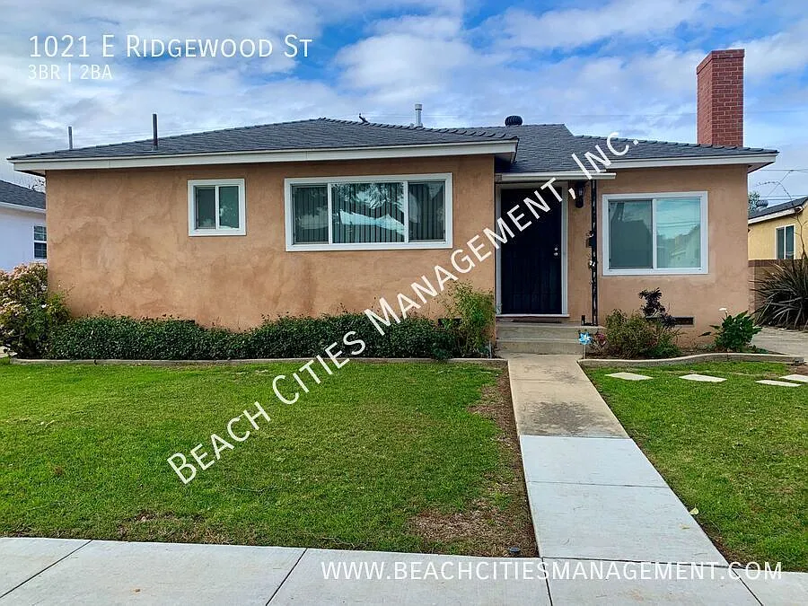 Spacious 3 Bedroom 2 Bath in highly sought out Bixby Knolls! — Photo 2
