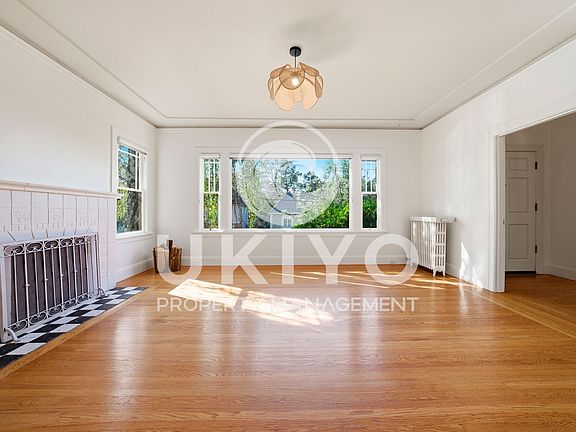 4th image of 860 Portal Ave