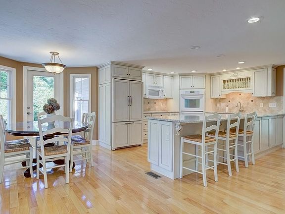 2nd image of 15 Chester Ave