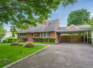 46 Marvin Ln, Commack, NY 11725